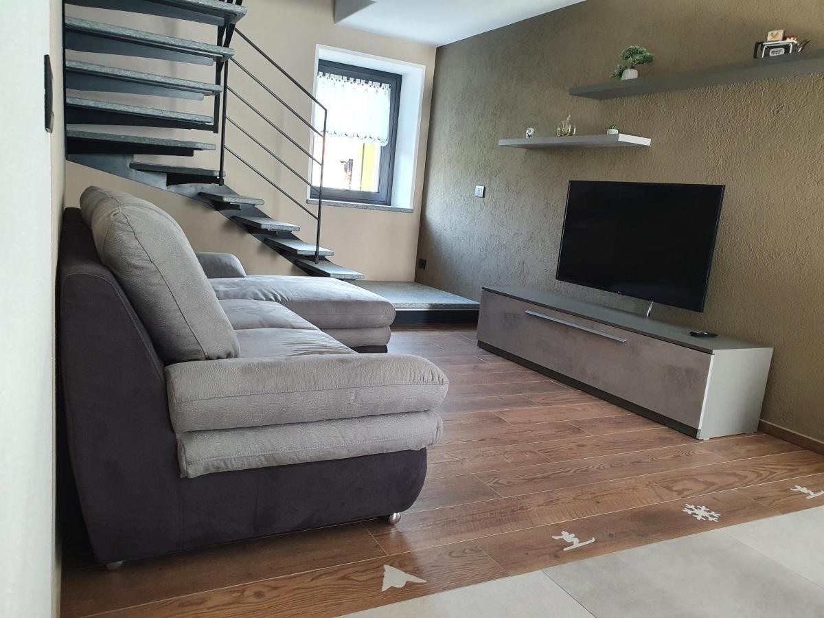 Casa Vacanza Lo Nano Fénis Zewnętrze zdjęcie
